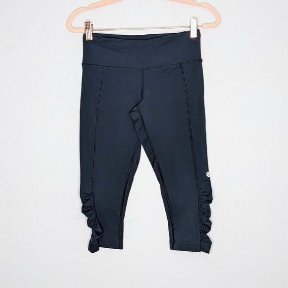 Lululemon Black Run For Your Life Crop Stretch Circle Mesh Size 4 - Picture 1 of 8